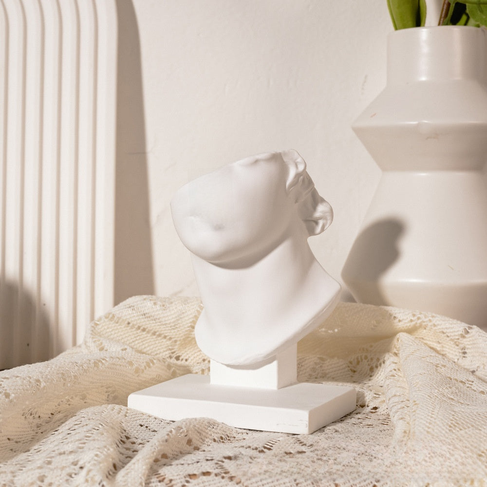 sculptural cameo