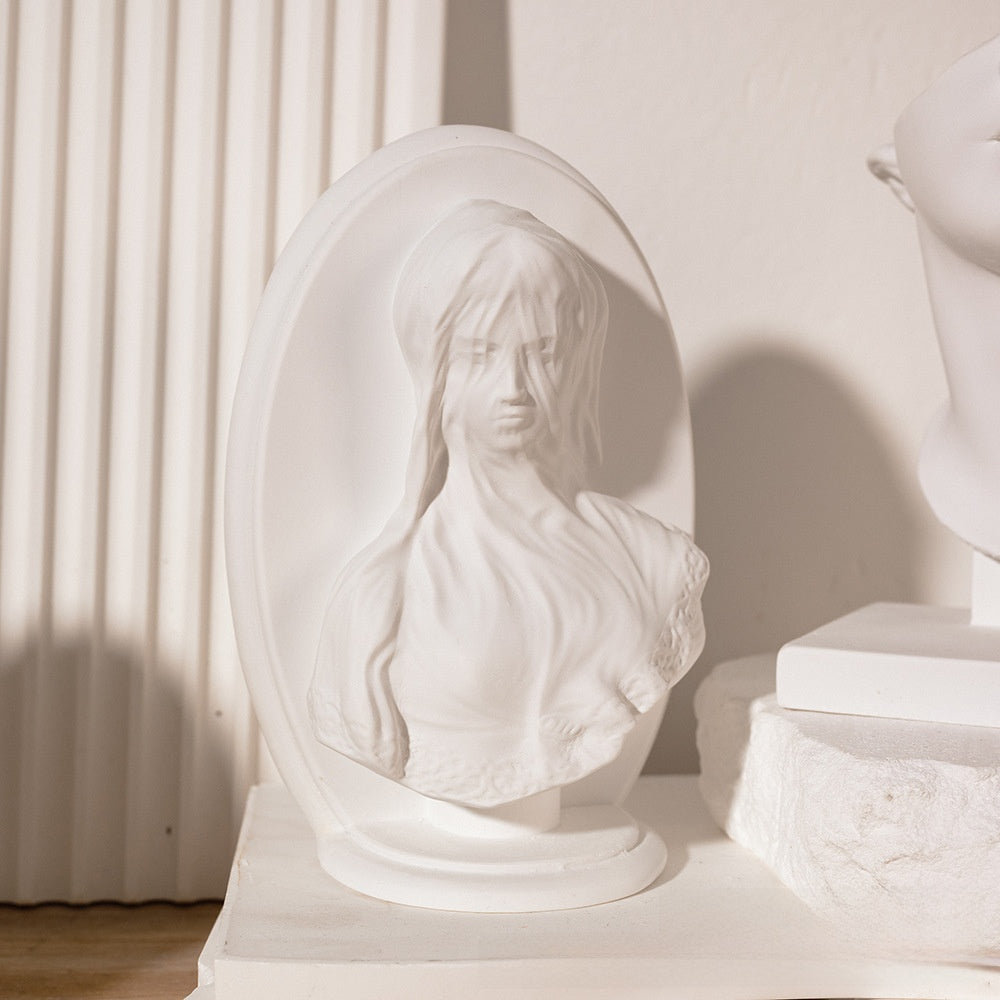 sculptural cameo