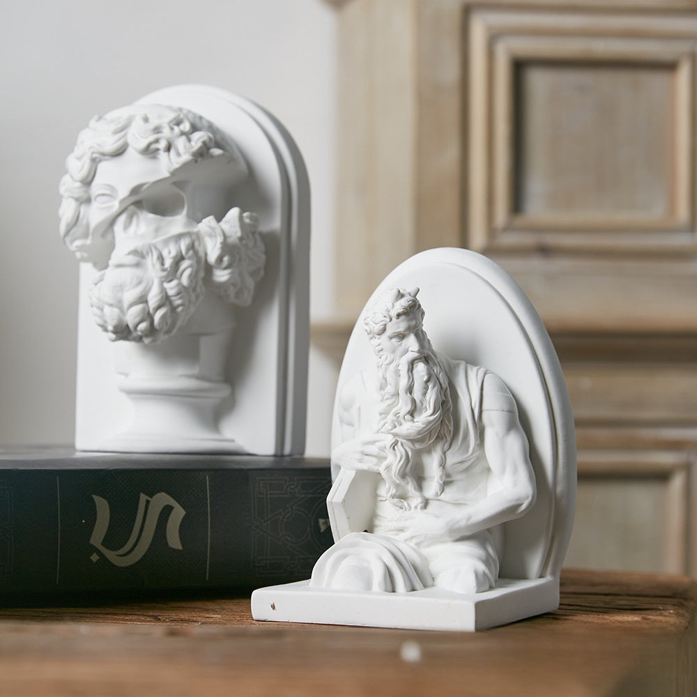 sculptural cameo
