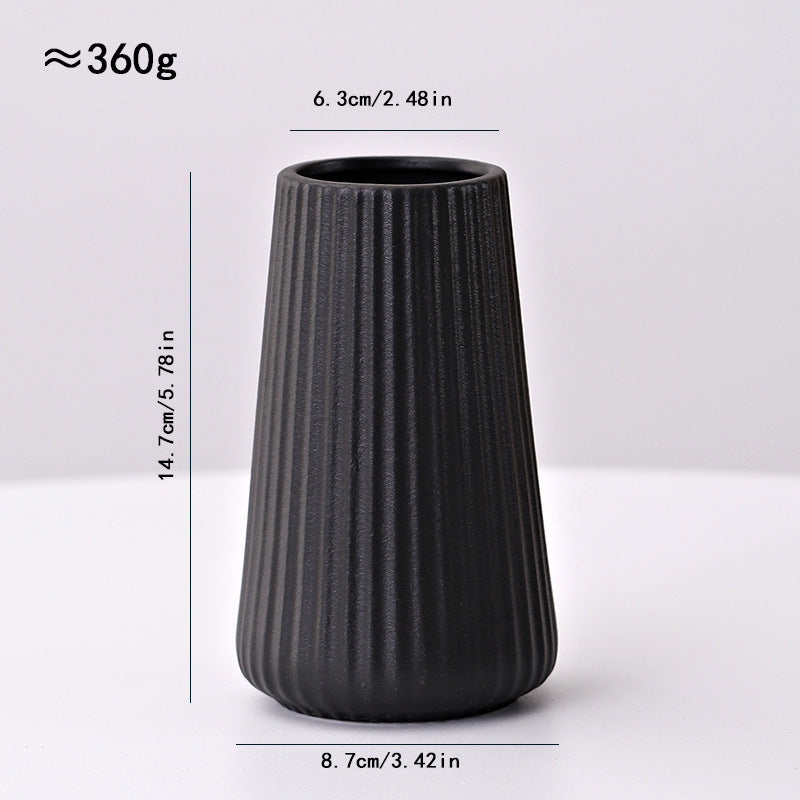 simplistic ceramic vase
