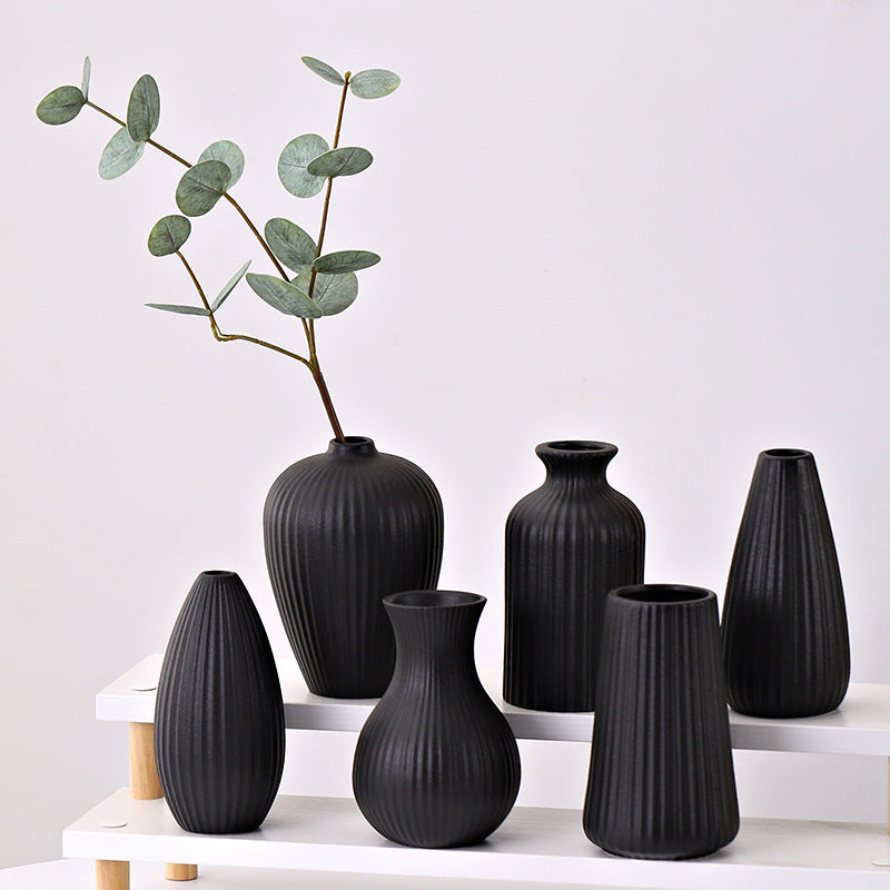 simplistic ceramic vase